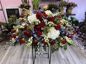 A Patriot\'s Tribute Casket Spray