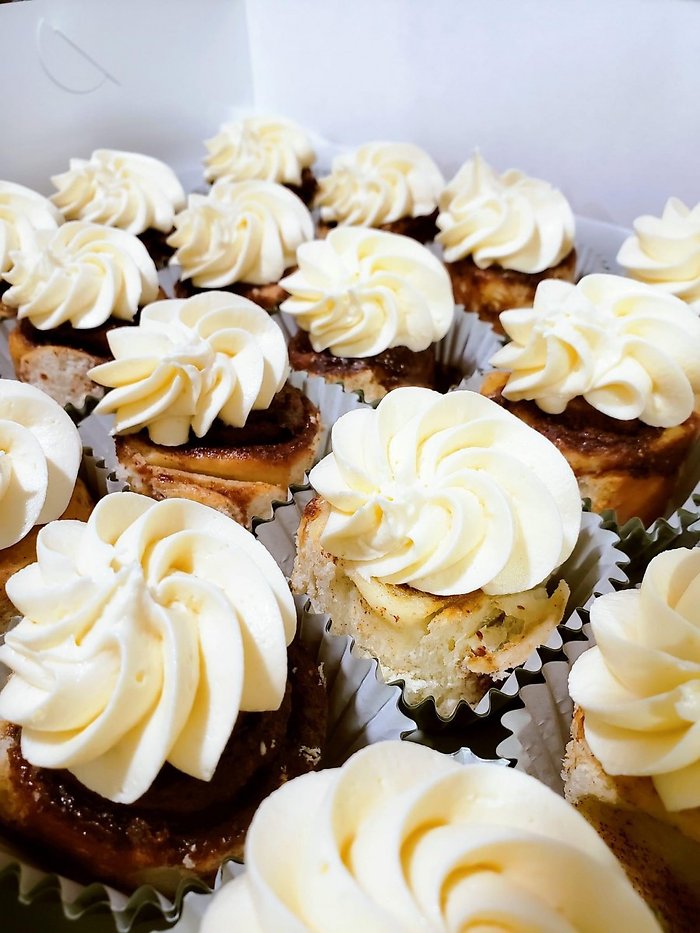 Lulah\'s Cinnamon Rolls
